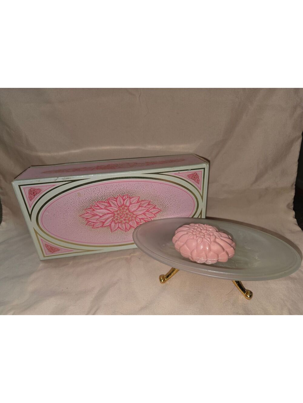 Satin glass soap set